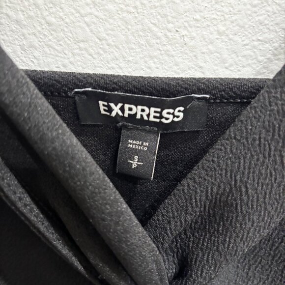 Express front tied v-neck cut blouse - Picture 2 of 4